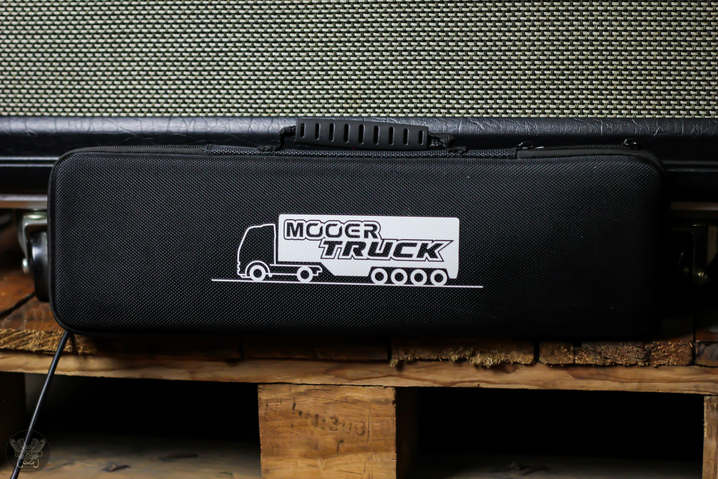 MOOER BLACK TRUCK COMBINED EFFECTS PEDAL w CASE (USED)